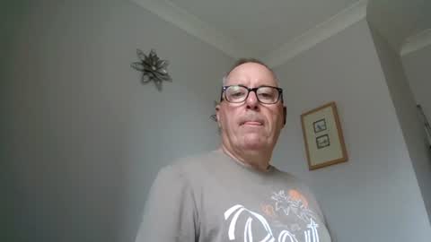 Snapshot of domjolly08 chatting on July 23, 1:42 pm David uk online show from July 23, 1:42 pm