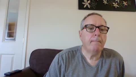 Snapshot of domjolly08 chatting on August 8, 9:00 am David uk online show from August 8, 9:00 am