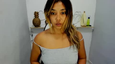 dona_tella online show from April 5, 4:48 pm