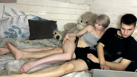 Stephanie and online show from April 2, 8:50 pm