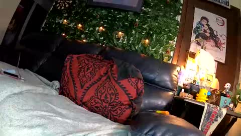 Snapshot of donkellz chatting on October 30, 7:10 am Sapphire Fox online show from October 30, 7:10 am