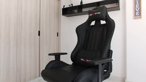 Victor online show from March 31, 4:07 pm