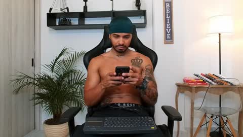 Victor online show from April 12, 2:44 pm