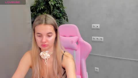 Snapshot of donnaaa_evans chatting on January 14, 1:26 am Donna On GMT2 Mon-Fri 3-9 AM online show from January 14, 1:26 am