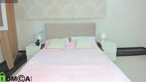 Snapshot of donnaaa_evans chatting on June 11, 12:19 am Donna On GMT2 Mon-Fri 3-9 AM online show from June 11, 12:19 am