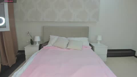 Snapshot of donnaaa_evans chatting on June 18, 10:47 pm Donna On GMT2 Mon-Fri 3-9 AM online show from June 18, 10:47 pm