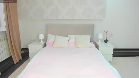 Snapshot of donnaaa_evans chatting on July 11, 11:39 pm Donna On GMT2 Mon-Fri 3-9 AM online show from July 11, 11:39 pm