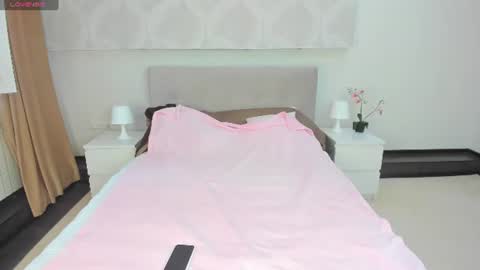 Snapshot of donnaaa_evans chatting on July 21, 11:40 pm Donna On GMT2 Mon-Fri 3-9 AM online show from July 21, 11:40 pm