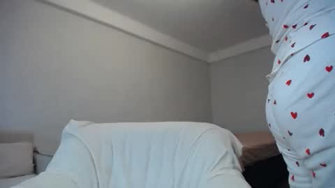 Snapshot of donnalimadonna chatting on September 24, 8:50 am Tatiana 43 curvy sexy body and Joanna redhead 39 years online show from September 24, 8:50 am