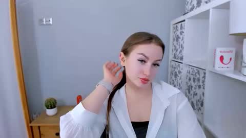 Snapshot of donnasensual chatting on November 11, 5:24 pm DonnaSensual online show from November 11, 5:24 pm