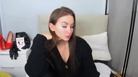 Snapshot of donnasensual chatting on November 22, 5:34 pm DonnaSensual online show from November 22, 5:34 pm