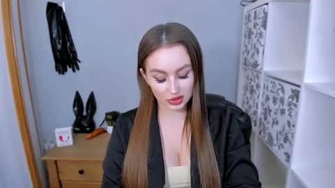 Snapshot of donnasensual chatting on January 6, 5:05 pm DonnaSensual online show from January 6, 5:05 pm