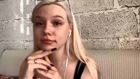 Snapshot of donnettakeblish chatting on October 16, 8:15 am Stella online show from October 16, 8:15 am