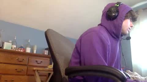 Snapshot of donutking42069 chatting on April 5, 6:16 pm donutking42069 online show from April 5, 6:16 pm