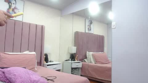 Anny online show from April 6, 12:50 pm