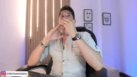 Snapshot of dorian_mystery chatting on May 27, 1:57 am dorian_mystery online show from May 27, 1:57 am