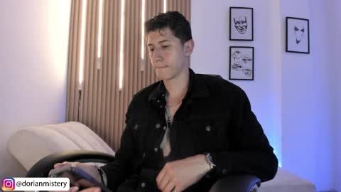 Snapshot of dorian_mystery chatting on May 30, 1:25 am dorian_mystery online show from May 30, 1:25 am