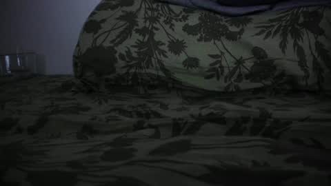 Snapshot of doriancretu95 chatting on December 7, 12:35 pm menu below online show from December 7, 12:35 pm