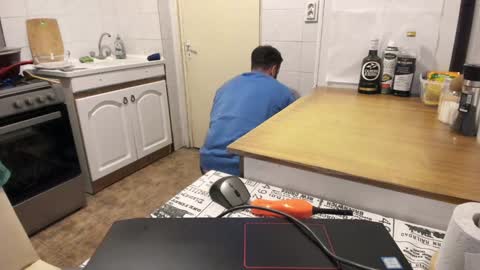 Snapshot of doriancretu95 chatting on December 13, 10:45 pm menu below online show from December 13, 10:45 pm