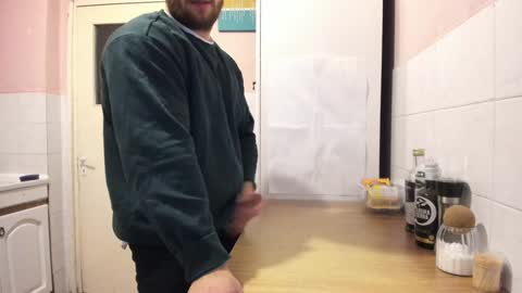 Snapshot of doriancretu95 chatting on December 16, 9:41 pm menu below online show from December 16, 9:41 pm