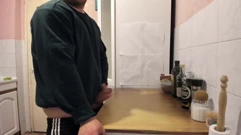 Snapshot of doriancretu95 chatting on January 18, 6:53 pm menu below online show from January 18, 6:53 pm