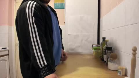 Snapshot of doriancretu95 chatting on March 3, 4:47 am menu below online show from March 3, 4:47 am