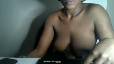 Snapshot of dorians_black chatting on June 14, 8:44 pm dorians black online show from June 14, 8:44 pm