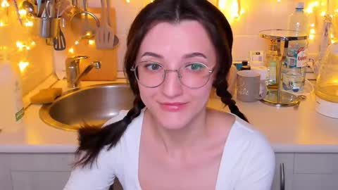 Your Dorotty online show from February 15, 11:56 pm