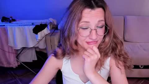 Snapshot of dorotty_ chatting on August 9, 2:35 am Your Dorotty online show from August 9, 2:35 am