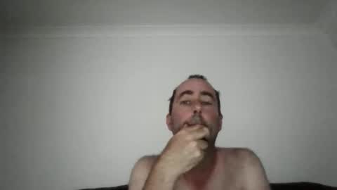 Snapshot of dossy1981 chatting on February 1, 3:49 am dossy1981 online show from February 1, 3:49 am