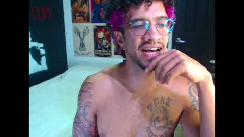 Snapshot of dostoyrodia_34 chatting on April 21, 2:51 am will online show from April 21, 2:51 am