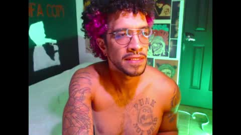 Snapshot of dostoyrodia_34 chatting on April 27, 8:40 pm will online show from April 27, 8:40 pm
