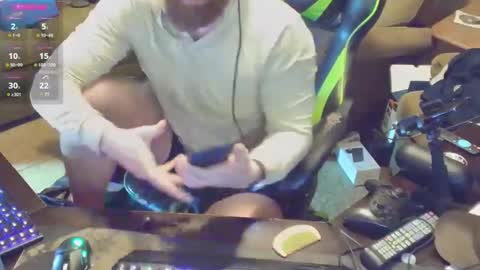 Snapshot of dotyoureyezez chatting on February 3, 12:47 pm DotYourEyezez online show from February 3, 12:47 pm