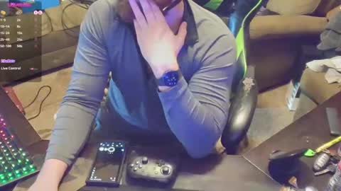 Snapshot of dotyoureyezez chatting on March 4, 8:02 am DotYourEyezez online show from March 4, 8:02 am