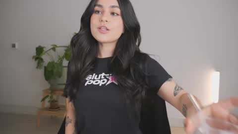 Sara online show from April 14, 2:28 am