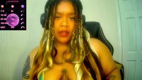 Snapshot of doubleddelirium chatting on June 10, 12:04 pm DeeDee online show from June 10, 12:04 pm