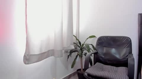 Isabella and Alessandro online show from March 23, 3:16 pm