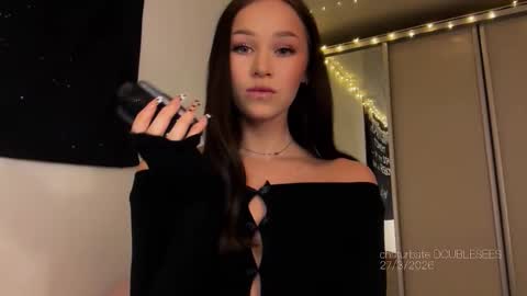 MOLLYYYY dont forget to give me a thumb up online show from March 27, 11:21 am