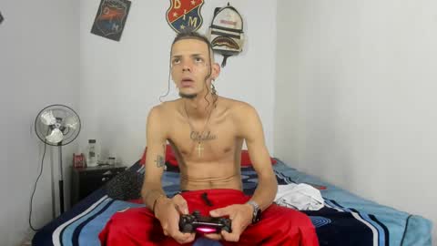 douglas_gallegos online show from January 11, 9:57 pm