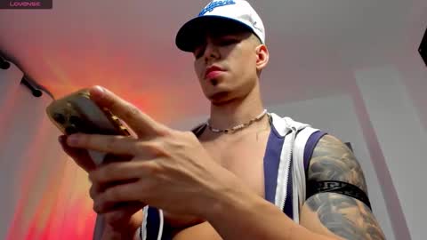 Douglas Safado online show from December 1, 3:33 am