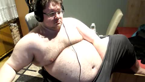 dovahkaat online show from April 7, 9:15 pm