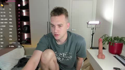 Snapshot of dr_your_dream chatting on June 7, 6:11 pm Mervin online show from June 7, 6:11 pm