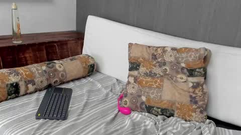 Lissa  Or DRACARYSS your dragon Queen  online show from December 13, 1:01 pm