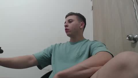 draco_boy2000 online show from March 9, 11:09 pm