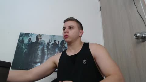 Snapshot of draco_boy2000 chatting on May 20, 11:33 pm draco_boy2000 online show from May 20, 11:33 pm