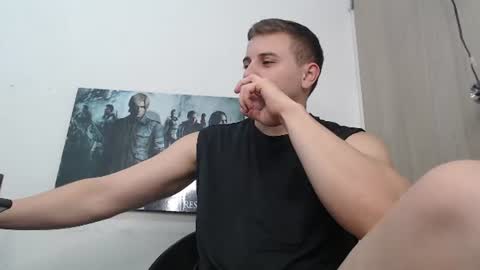 Snapshot of draco_boy2000 chatting on June 17, 11:16 pm draco_boy2000 online show from June 17, 11:16 pm
