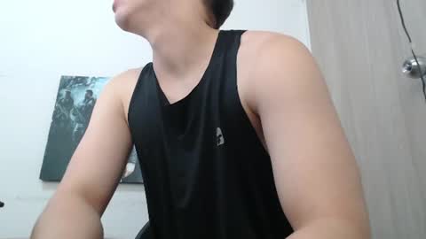 Snapshot of draco_boy2000 chatting on June 24, 12:31 am draco_boy2000 online show from June 24, 12:31 am