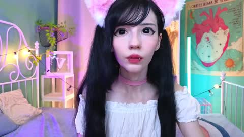 Snapshot of draculaura_ chatting on December 4, 9:02 pm Draculaura online show from December 4, 9:02 pm