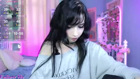 Snapshot of draculaura_ chatting on February 25, 10:47 am Draculaura online show from February 25, 10:47 am