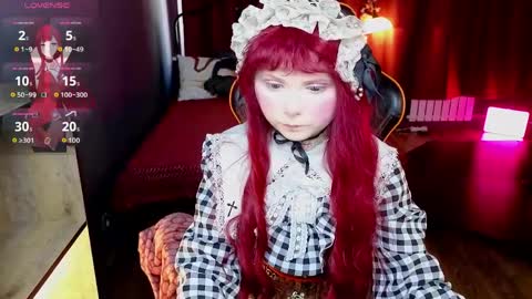 Snapshot of draculaura_ chatting on April 1, 10:38 am Draculaura online show from April 1, 10:38 am